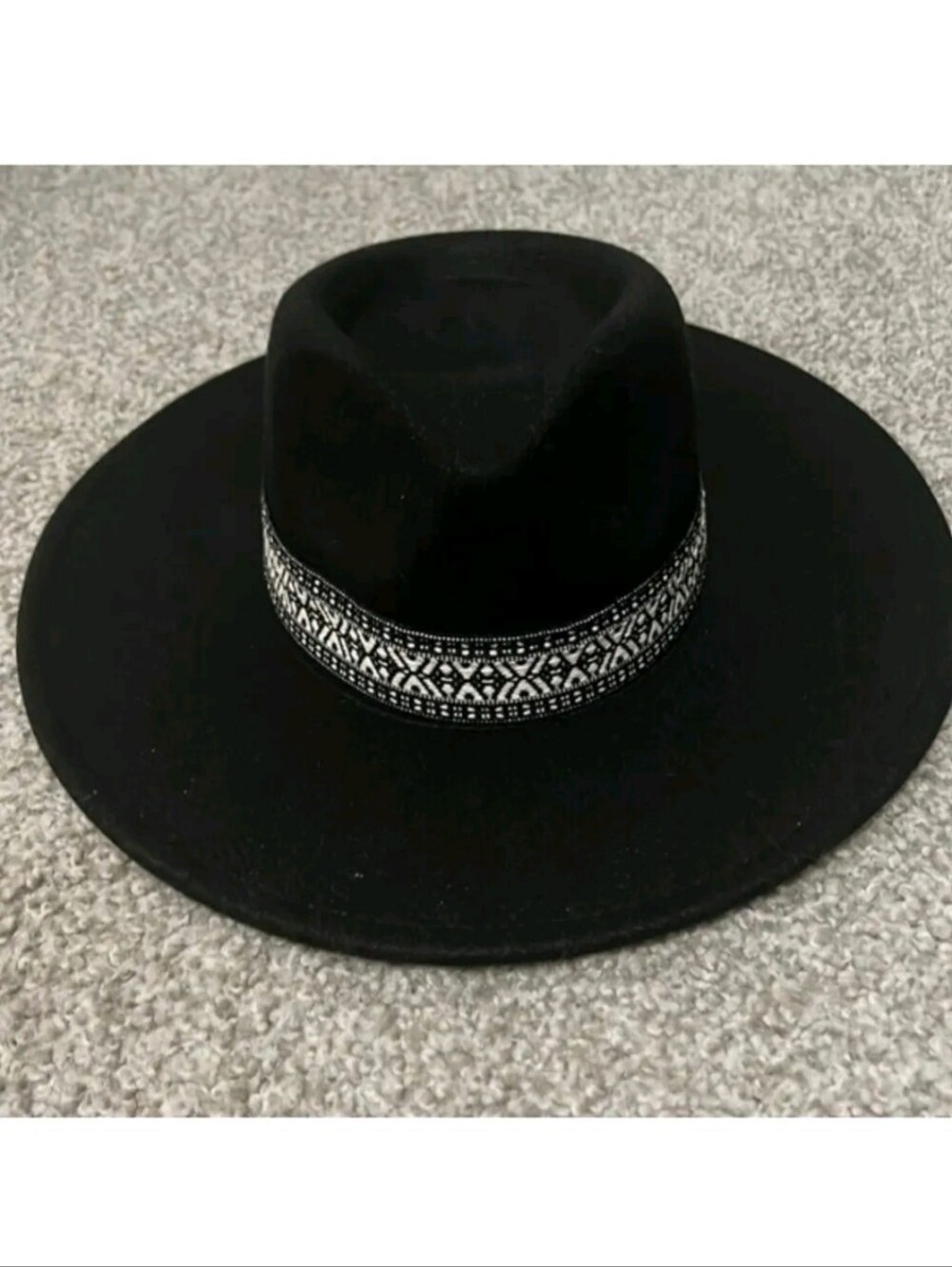 Black Wide-Brim Fedora Hat with Patterned Band NWOT